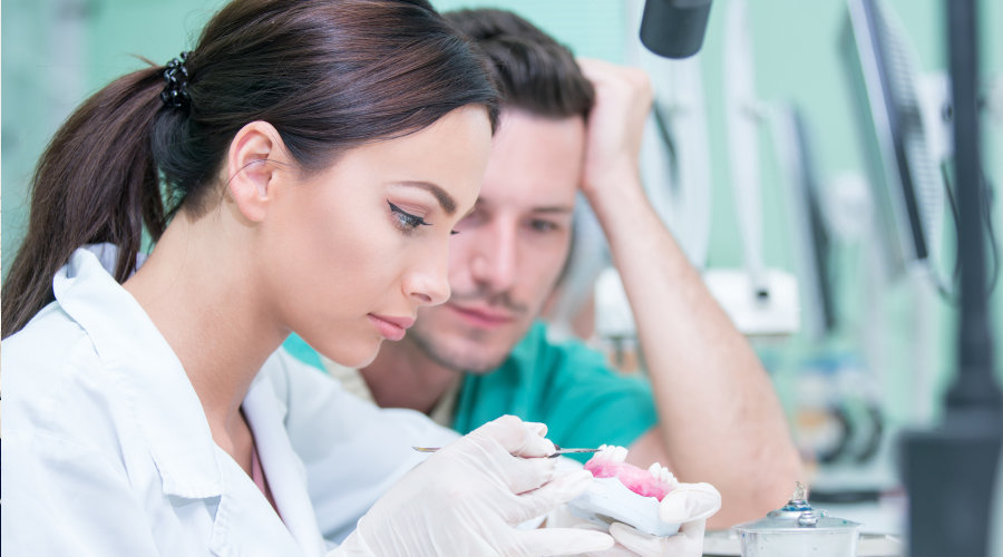 Qué son los laboratorios dentales