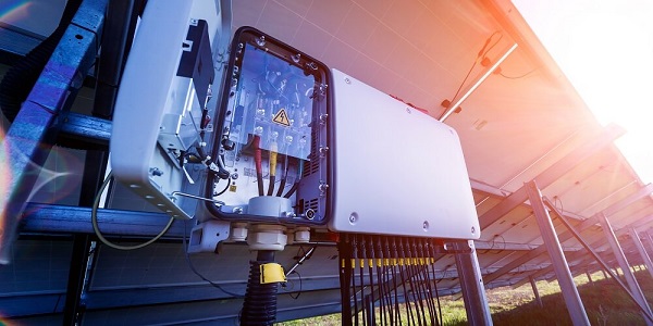 como funciona un inversor solar